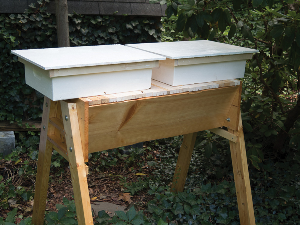 A Simple Hivetop Feeder for Top-Bar Hives | Bee Culture