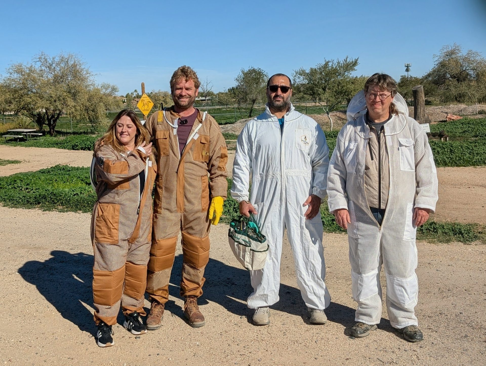 Why I Refuse to be a Mentor But Help Hundreds of Beekeepers